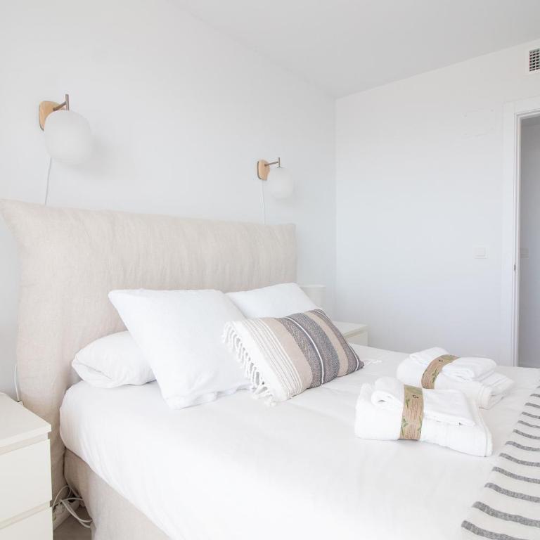 Global Vacacional, Apartamento con piscina privada y terraza con vistas a la costa - Apartment mit Meerblick - 34