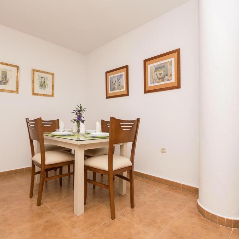 Corazon de Tarifa - Two-Bedroom Apartment - 13