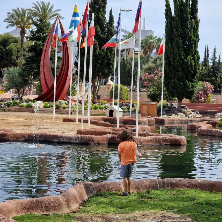 España - PUNTA PRIMA Torrevieja Orihuela Costa - large apartment for 6-people 85m2 and terrace 40m2 central air conditioning Wi-Fi living room kitchen 2 bedrooms 2 bathrooms 3 swimming pools parking security to the sea 200m only 40 min to the airport - Two-Bedroom Apartment - 44