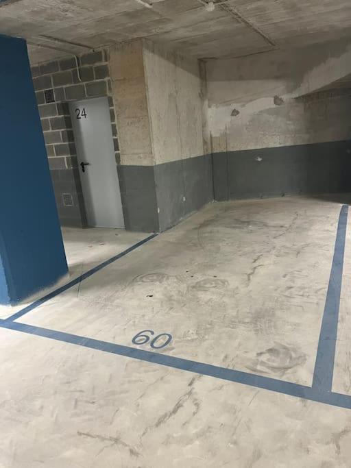 Nuevo, espacioso y confortable con pkg y piscina - Apartamento de 3 dormitorios con vistas a las montañas - 35