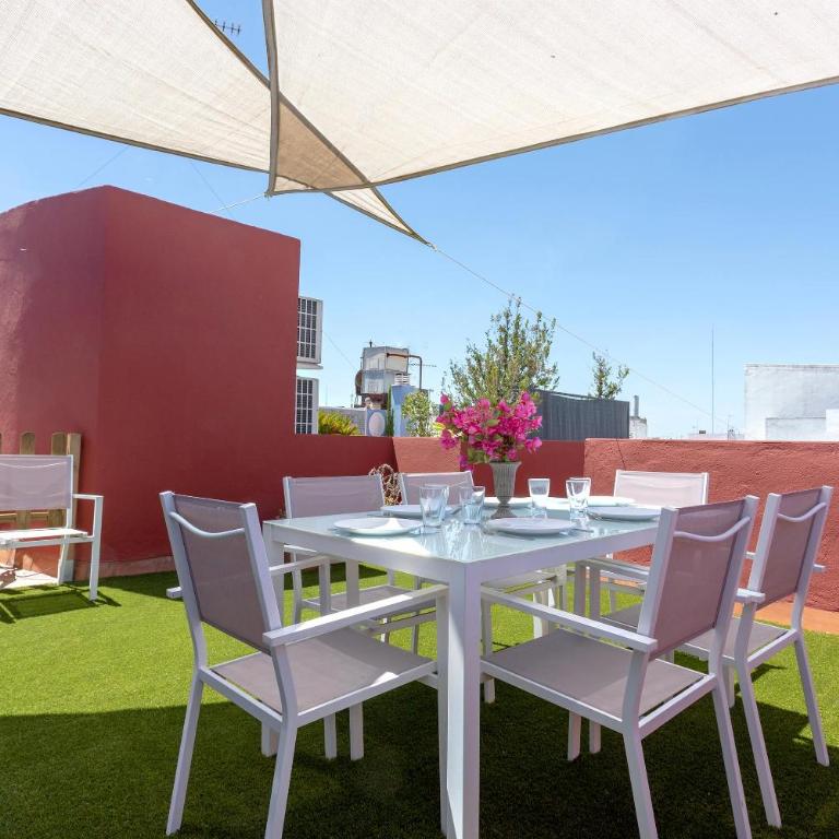 Genteel Home Salvador Terrace - Duplex Four-Bedroom Apartment with Terrace - 17