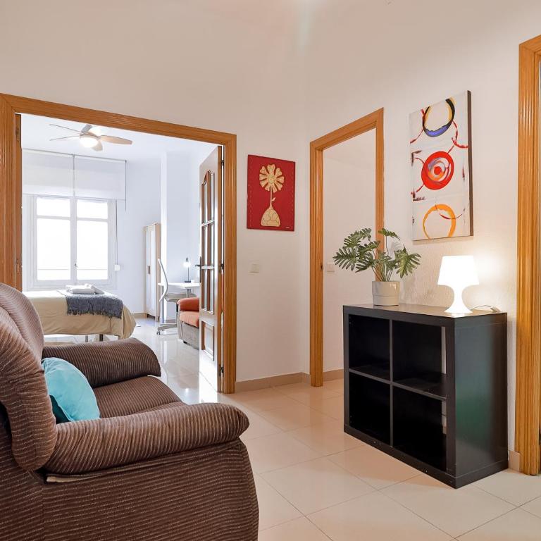 C10 Spacious 5 Bedroom in Soho - Five-Bedroom Apartment - 5