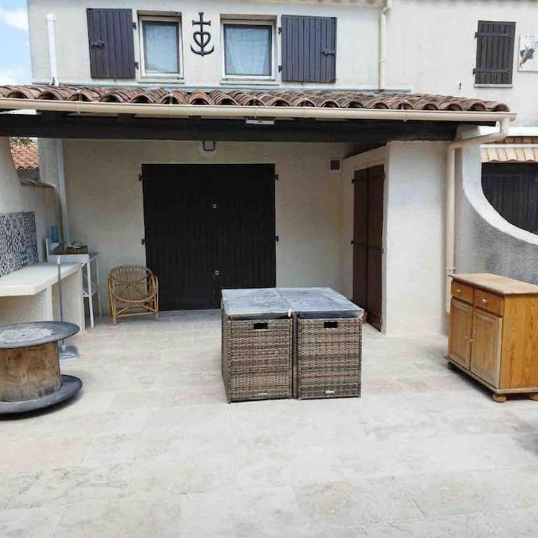 Maison climatisée avec piscine, terrasse et place de parking privative - Two-Bedroom Apartment - 1