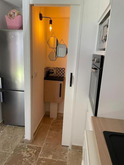 Maison climatisée avec piscine, terrasse et place de parking privative - Two-Bedroom Apartment - 16