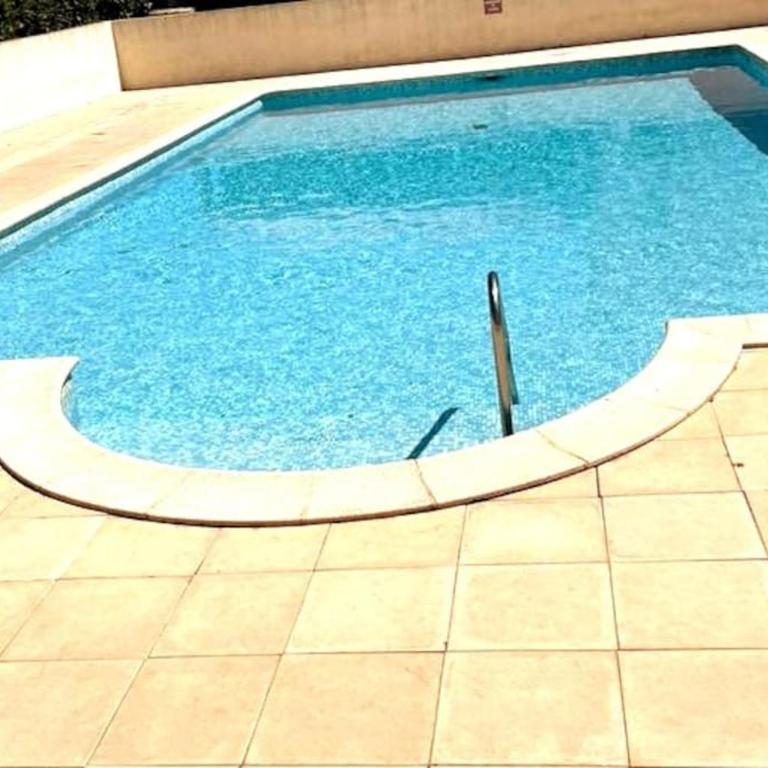Maison climatisée avec piscine, terrasse et place de parking privative - Two-Bedroom Apartment - 34