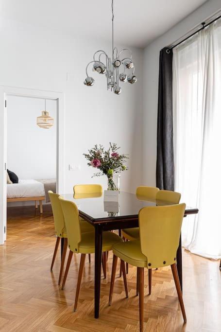 Infantas Piso at Justicia Barrio - Two-Bedroom Apartment - 3