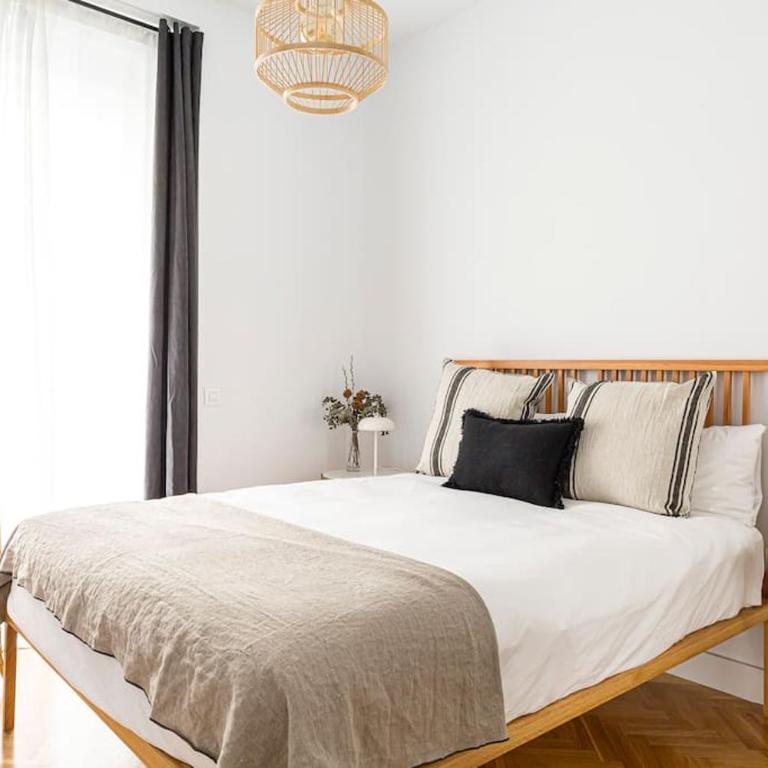 Infantas Piso at Justicia Barrio - Two-Bedroom Apartment - 6
