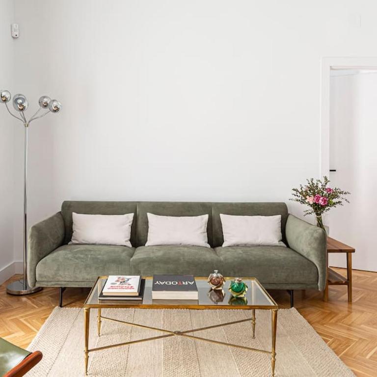 Infantas Piso at Justicia Barrio - Two-Bedroom Apartment - 11