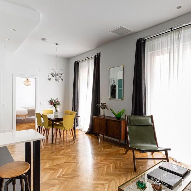 Infantas Piso at Justicia Barrio - Two-Bedroom Apartment - 23