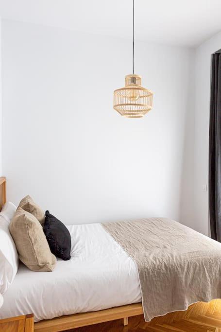 Infantas Piso at Justicia Barrio - Two-Bedroom Apartment - 35