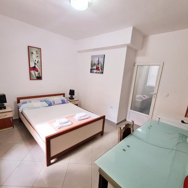Apartments Pier - Niskobudžetna Dvokrevetna Soba sa Bračnim Krevetom - 9