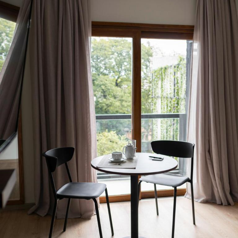Five Hotel & Residences - Deluxe Studio - 2
