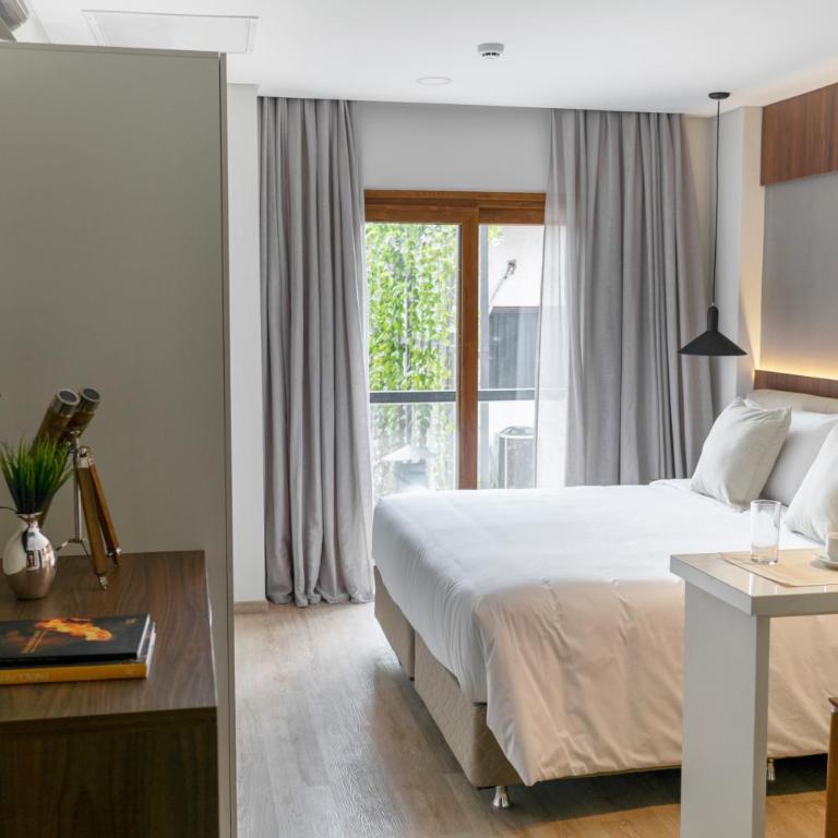 Five Hotel & Residences - Deluxe Studio - 1