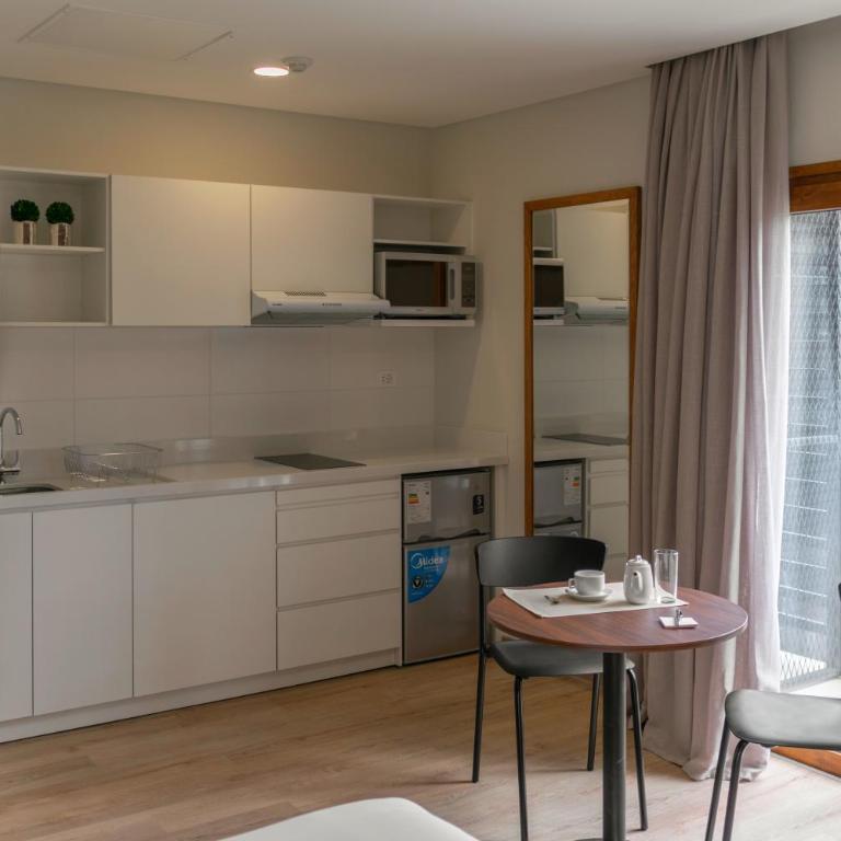 Five Hotel & Residences - Deluxe Studio - 3