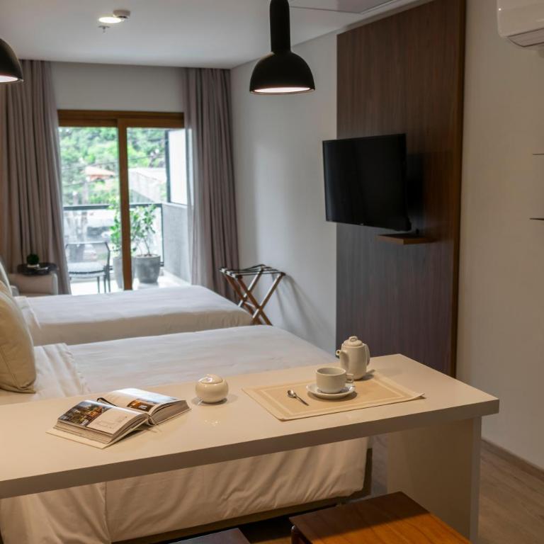 Five Hotel & Residences - Deluxe Balcony Double Room - 3