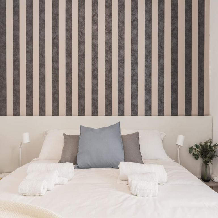 The Best Rent - Spacious three-bedroom apartment near the Colosseum - Appartamento con 3 Camere da Letto - 24