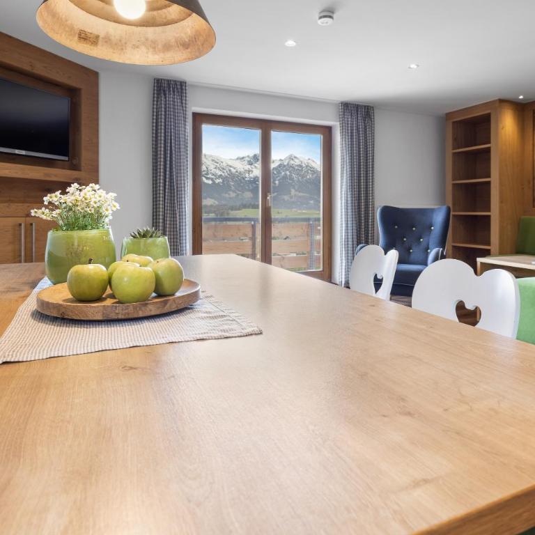 Berghaus Mucha - Ferienwohnungen - Deluxe Apartment mit 2 Schlafzimmern - 1