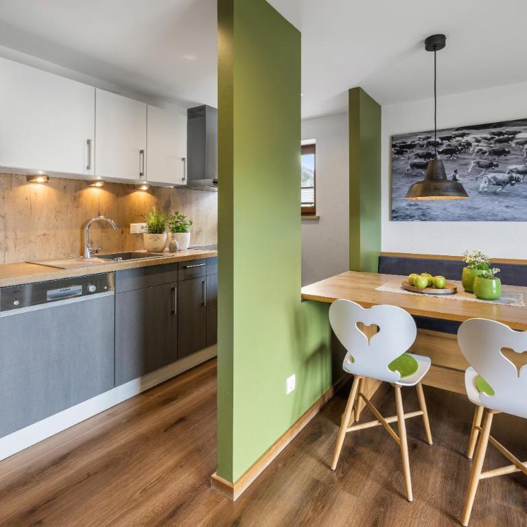 Berghaus Mucha - Ferienwohnungen - Deluxe Apartment mit 2 Schlafzimmern - 3