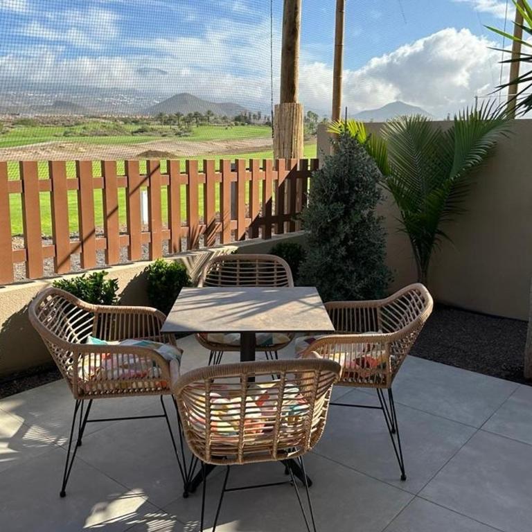 Golf Tenerife South xx Wheel Accessible Shower xx Free WIFi xx Private Pool 30 degrees xx Two Terraces 30m2x60m2 xxFree Parking xx Mountain view xx Flatscreen 65 inch xx - Villa de 3 dormitorios - 43