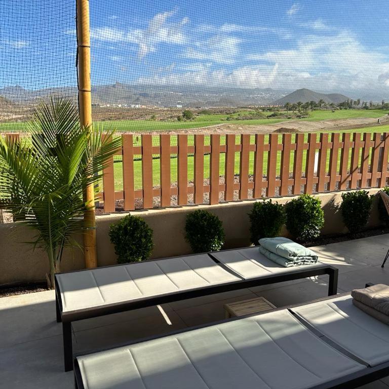 Golf Tenerife South xx Wheel Accessible Shower xx Free WIFi xx Private Pool 30 degrees xx Two Terraces 30m2x60m2 xxFree Parking xx Mountain view xx Flatscreen 65 inch xx - Villa de 3 dormitorios - 44