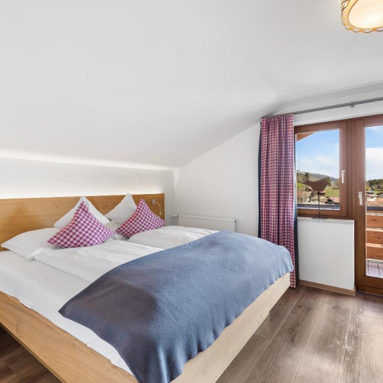Berghaus Mucha - Ferienwohnungen - Deluxe Apartment mit 2 Schlafzimmern - 2