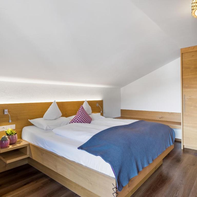 Berghaus Mucha - Ferienwohnungen - Deluxe Apartment mit 2 Schlafzimmern - 3