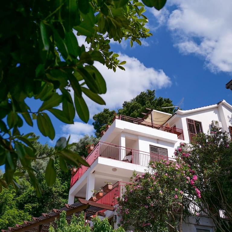 Apartments Almaja Villa - One-Bedroom Apartment with Terrace and Sea View - 14