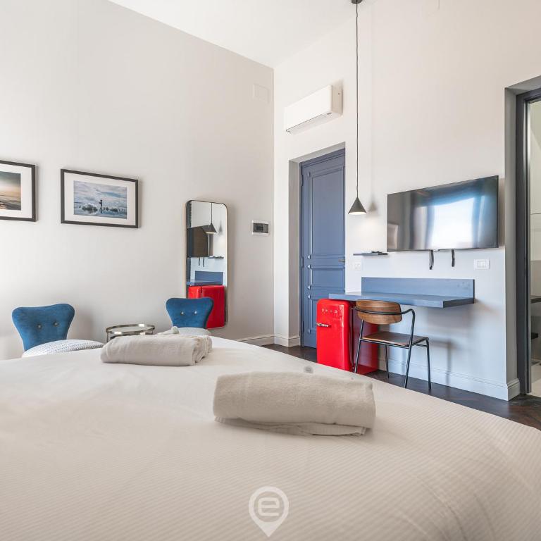Verso Suites - Deluxe Double Room with Balcony - 14
