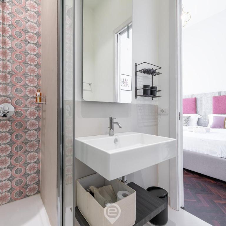 Verso Suites - Deluxe Double or Twin Room - 5