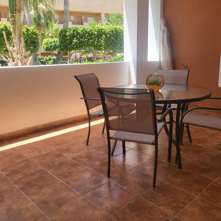 ¡Bajo precioso con salida directa a la piscina comunitaria en Paraíso de Vera! - Apartamento de 2 dormitorios - 9