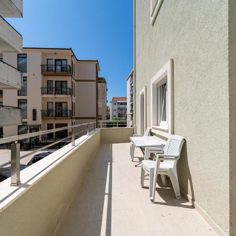 Marea Apartments Budva - Apartman - Prizemlje - 8