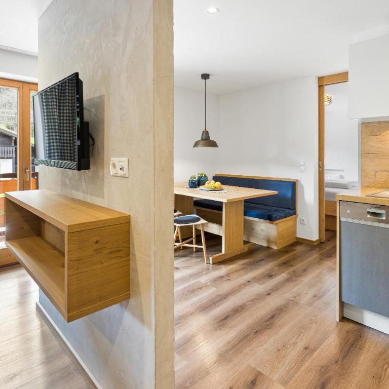 Berghaus Mucha - Ferienwohnungen - Deluxe Apartment mit 2 Schlafzimmern - 2
