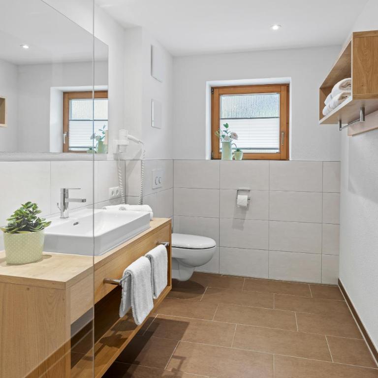 Berghaus Mucha - Ferienwohnungen - Superior Apartment mit 2 Schlafzimmern - 9
