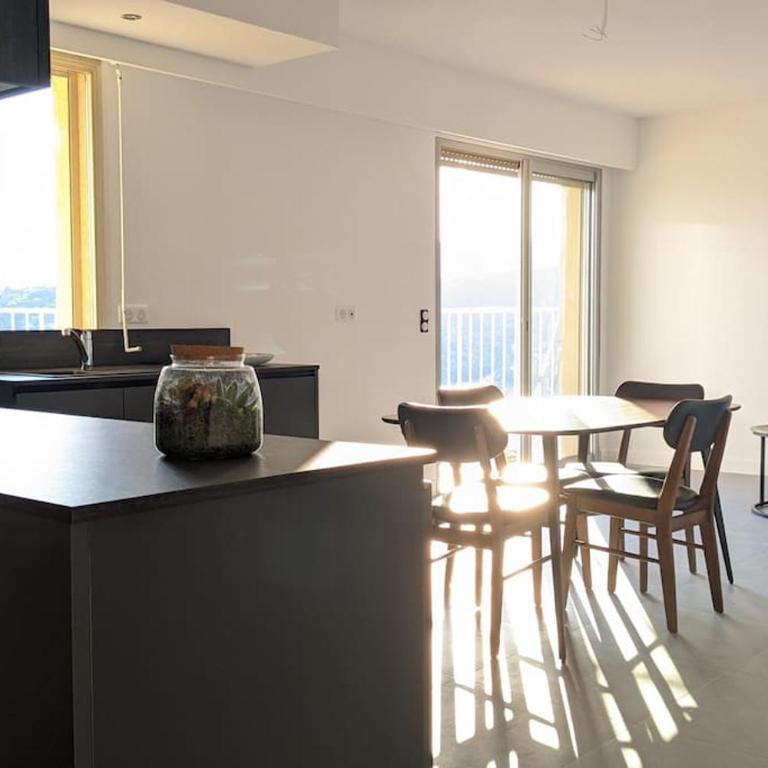 3 pièces dans villa avec piscine - Appartement 2 Chambres - 17