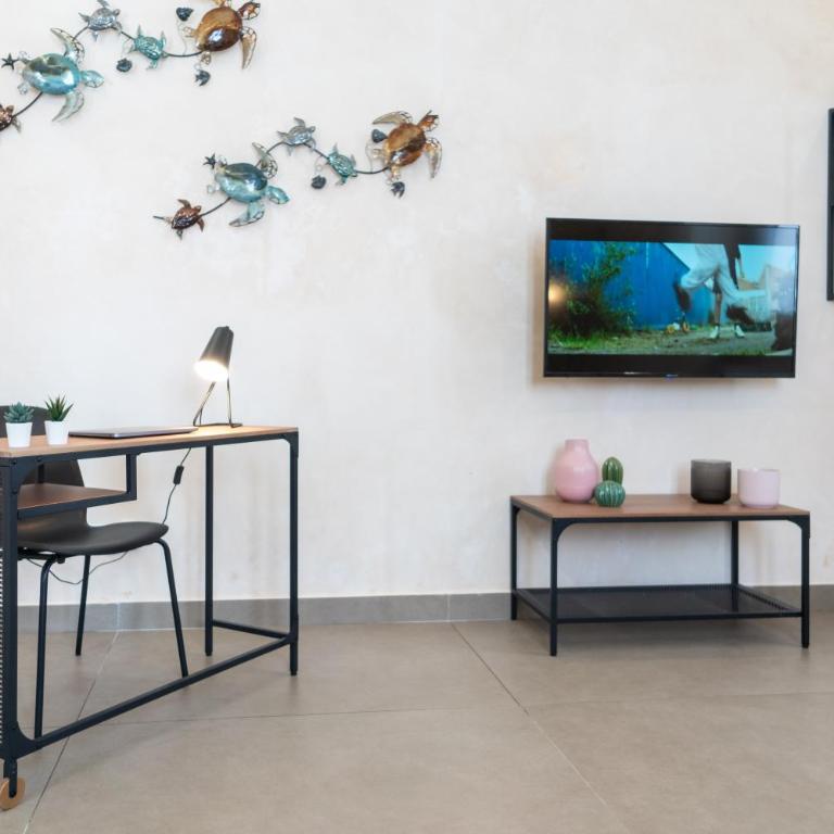 GuestHost - Santa Lucia Charming Apartment with Terrace - One-Bedroom Apartment - 10