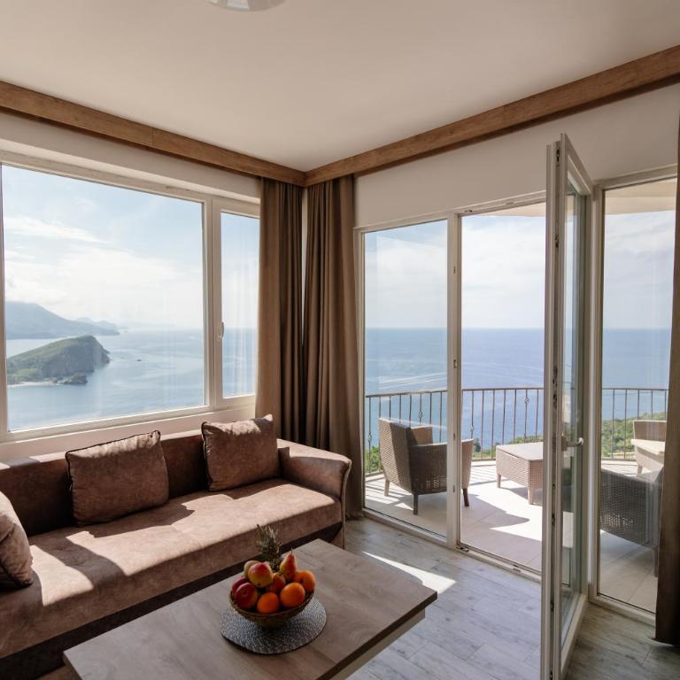 Viewpoint Villa - Two-Bedroom Apartment - 1