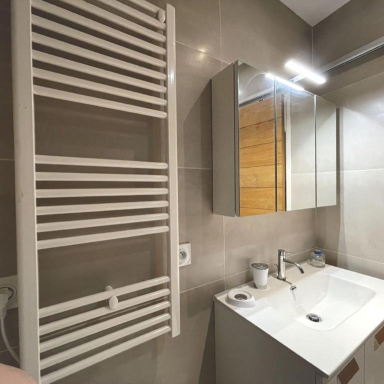 Ezevacances Studio Capuccino vue mer 5 mn plage 7 mn gare Wifi - Studio with Sea View - 14