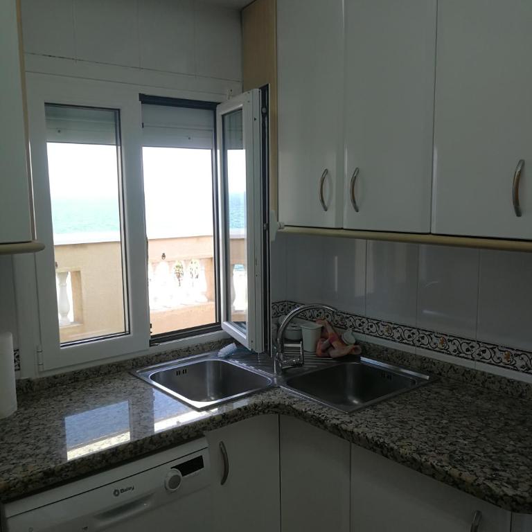 ATICO EN PRIMERA LINEA DE PLAYA - Three-Bedroom Apartment - 2