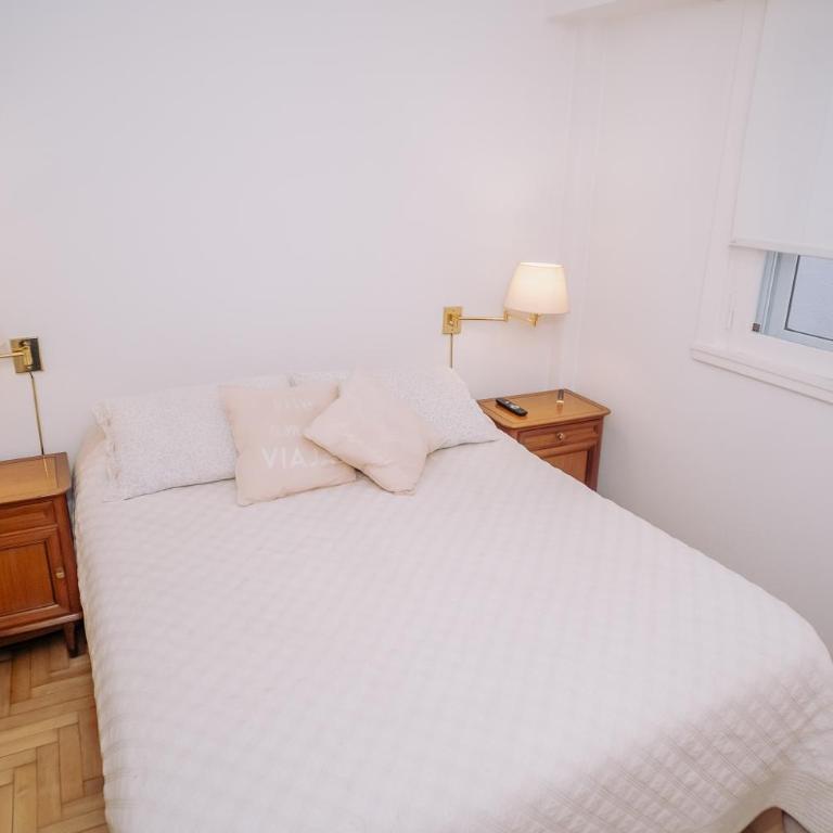Departamento frente al mar en Mar Del Plata playa chica - Three-Bedroom Apartment - 12