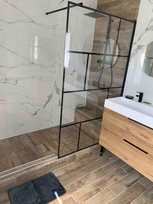 Le Victor - Two-Bedroom Apartment - 15