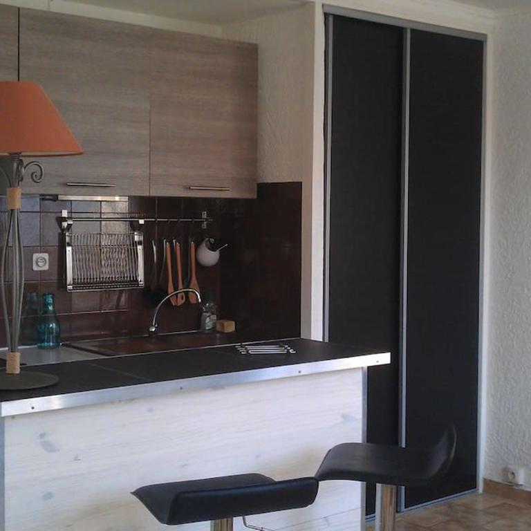 Appartement T2, 1 seule chambre, très lumineux - Appartement 2 Chambres - 10