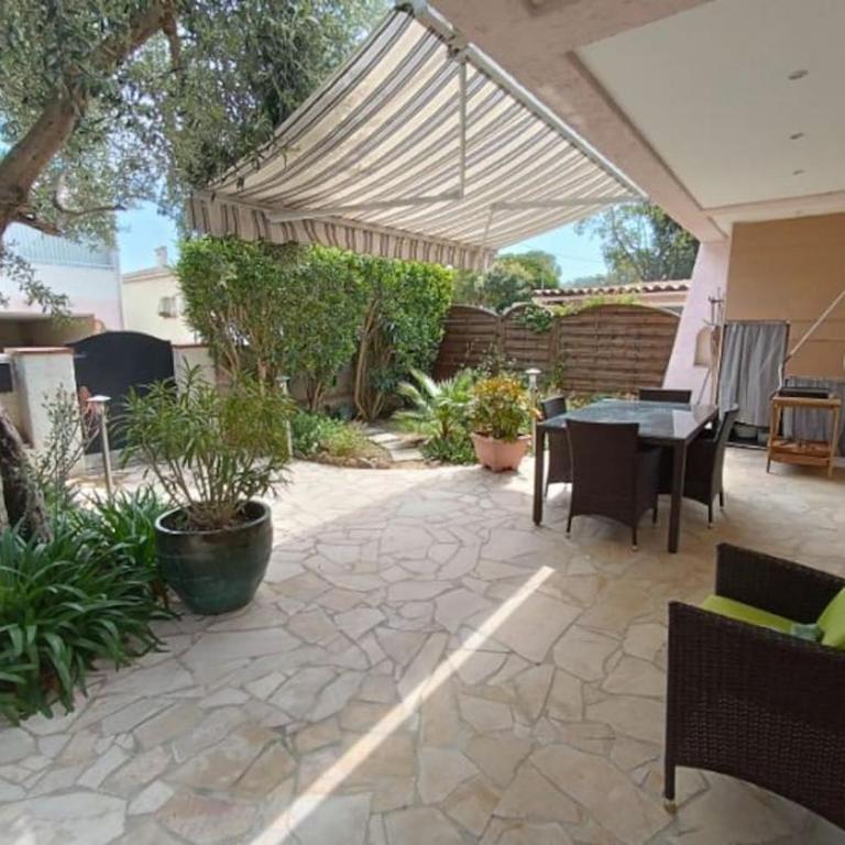 50m2 plein centre au calme et proche mer et marché - Appartement 1 Chambre - 1