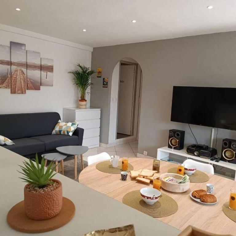 50m2 plein centre au calme et proche mer et marché - Appartement 1 Chambre - 6