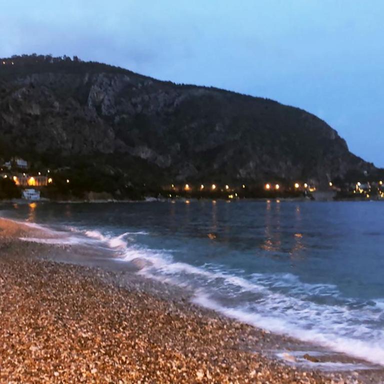 Ezevacances Studio Capuccino vue mer 5 mn plage 7 mn gare Wifi - Studio with Sea View - 79