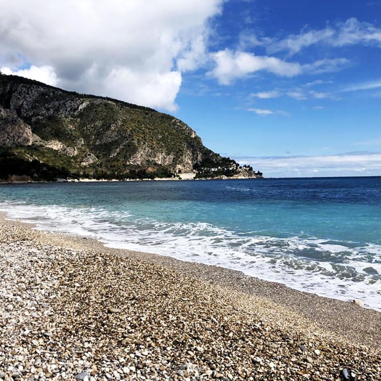 Ezevacances Studio Capuccino vue mer 5 mn plage 7 mn gare Wifi - Studio with Sea View - 78