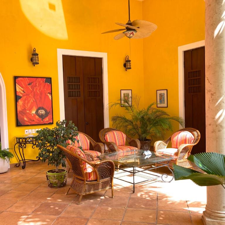 Casa Oasis Guest House and Spa - Deluxe Queen Room - 2