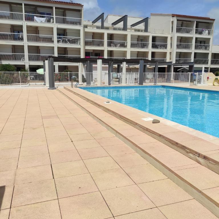 Studio centre port,piscine et parking sous terrain - Studio - 17