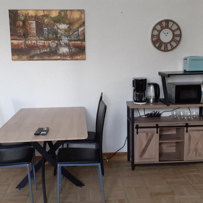 La Marina - One-Bedroom Apartment - 3