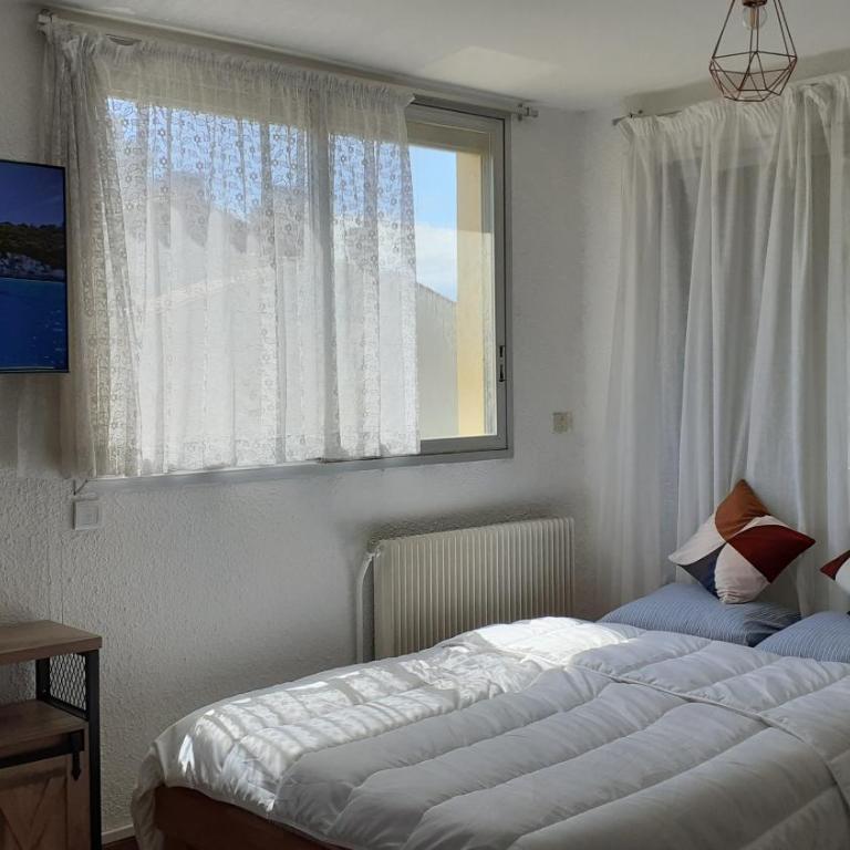 La Marina - One-Bedroom Apartment - 13