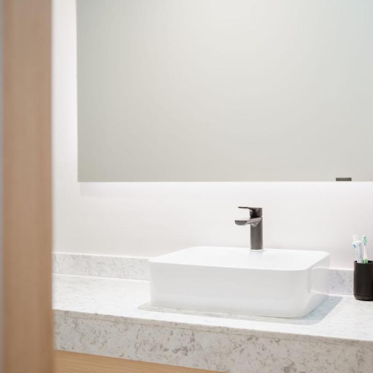 Casa Lomah WTC - Deluxe Queen Room - 20